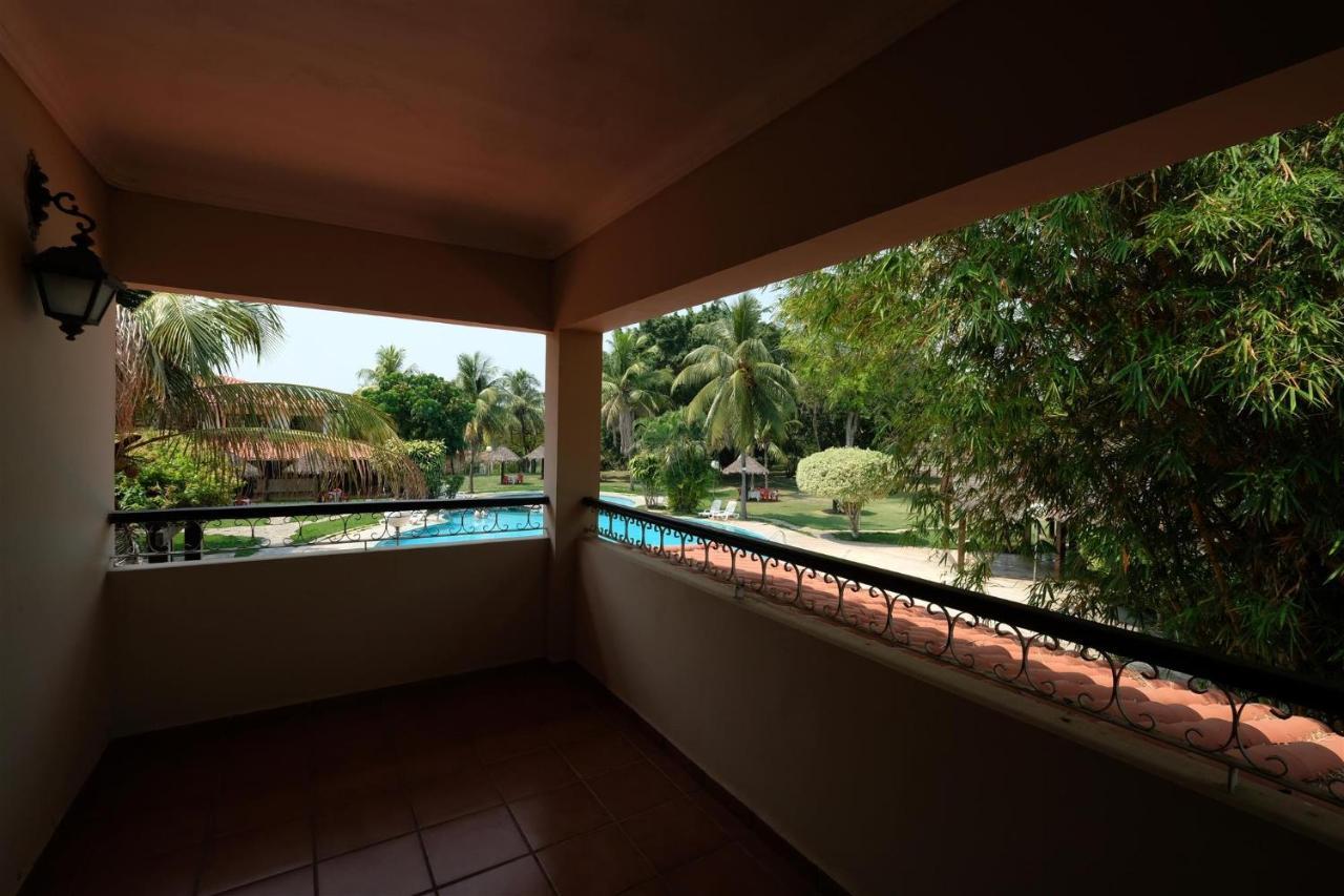 El Pantanal Hotel & Resort Puerto Quijarro  Екстериор снимка