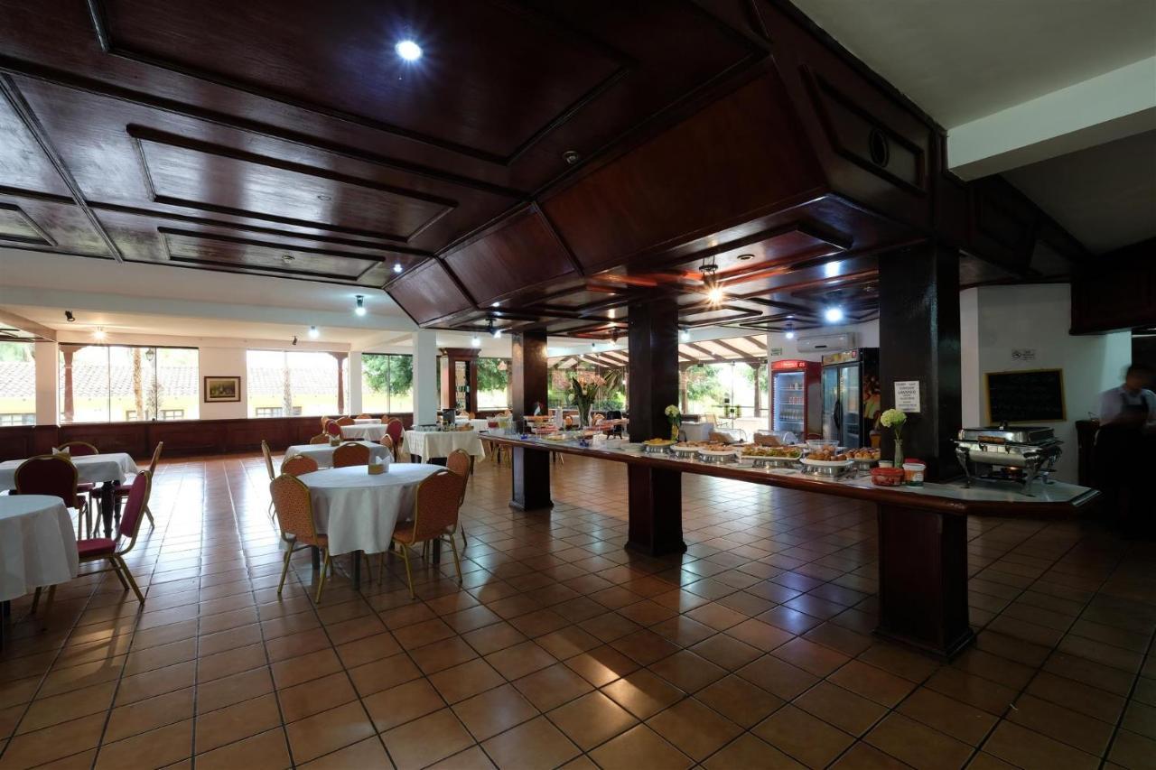 El Pantanal Hotel & Resort Puerto Quijarro  Екстериор снимка