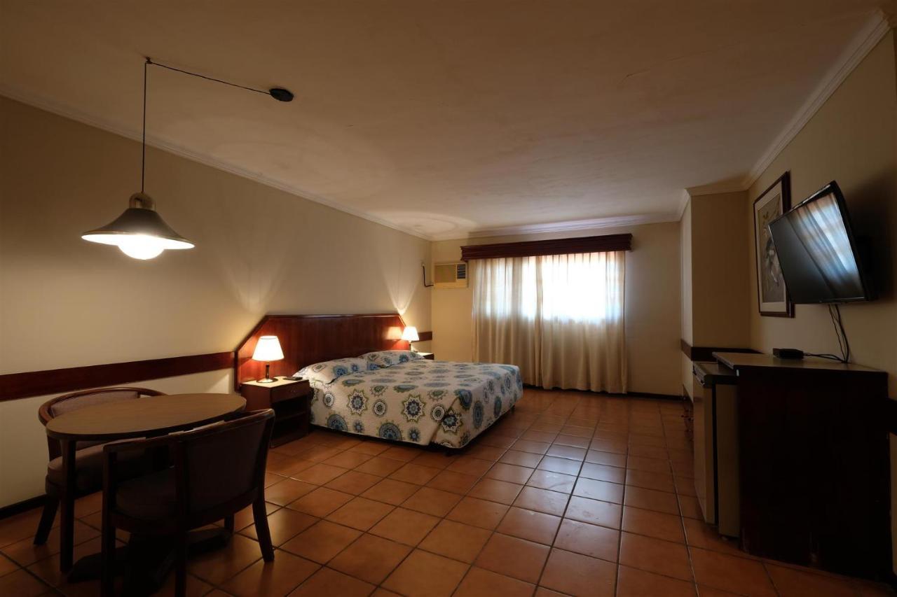 El Pantanal Hotel & Resort Puerto Quijarro  Екстериор снимка