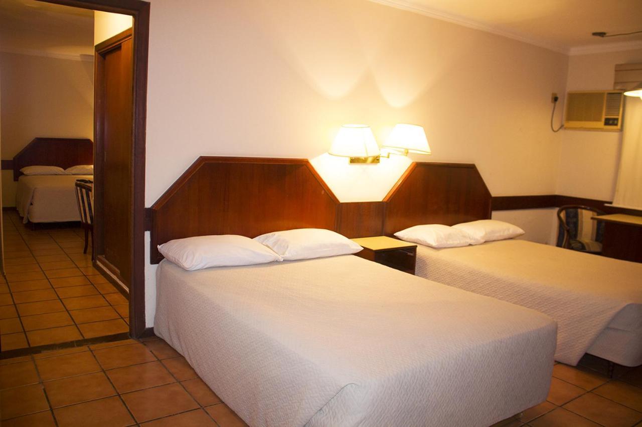 El Pantanal Hotel & Resort Puerto Quijarro  Екстериор снимка