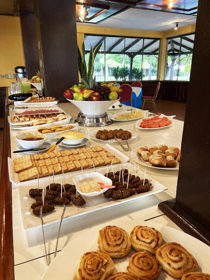 El Pantanal Hotel & Resort Puerto Quijarro  Екстериор снимка