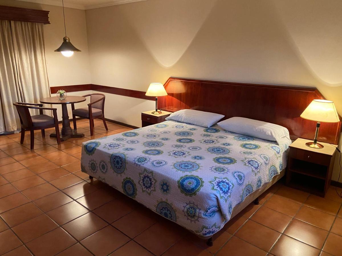 El Pantanal Hotel & Resort Puerto Quijarro  Екстериор снимка