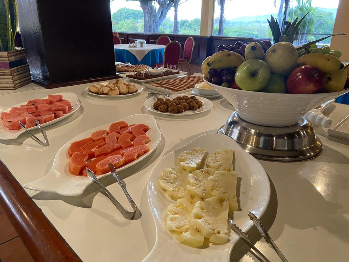 El Pantanal Hotel & Resort Puerto Quijarro  Екстериор снимка