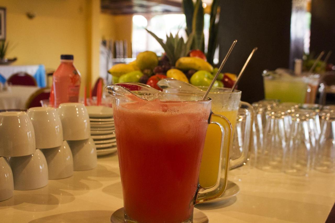 El Pantanal Hotel & Resort Puerto Quijarro  Екстериор снимка